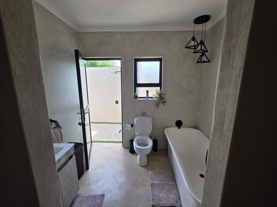Shower, Toilet, Bathroom, Bath