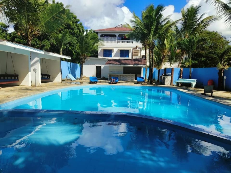 Property building, Day, Pool view, Swimming pool