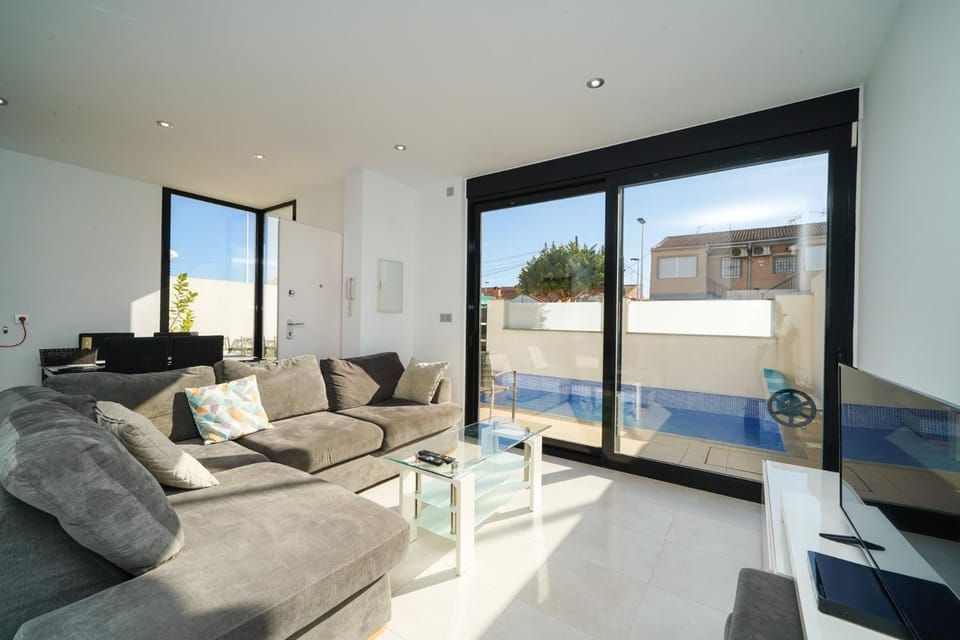 Living room, Pool view
