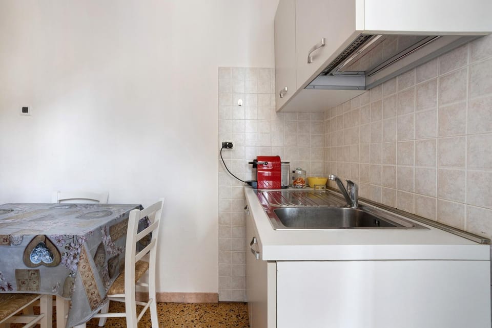 Kitchen or kitchenette, Living room