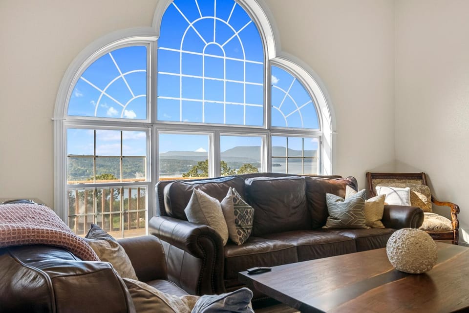 Adelines Lake View Elegant Home in Gated Community Sleeps 15 House in Russellville