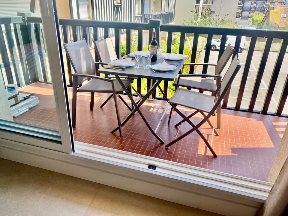 F2 Centre DEAUVILLE Lit 180 Parking gratuit Apartment in Deauville