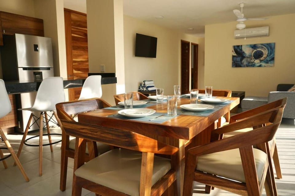 Seating area, Dining area