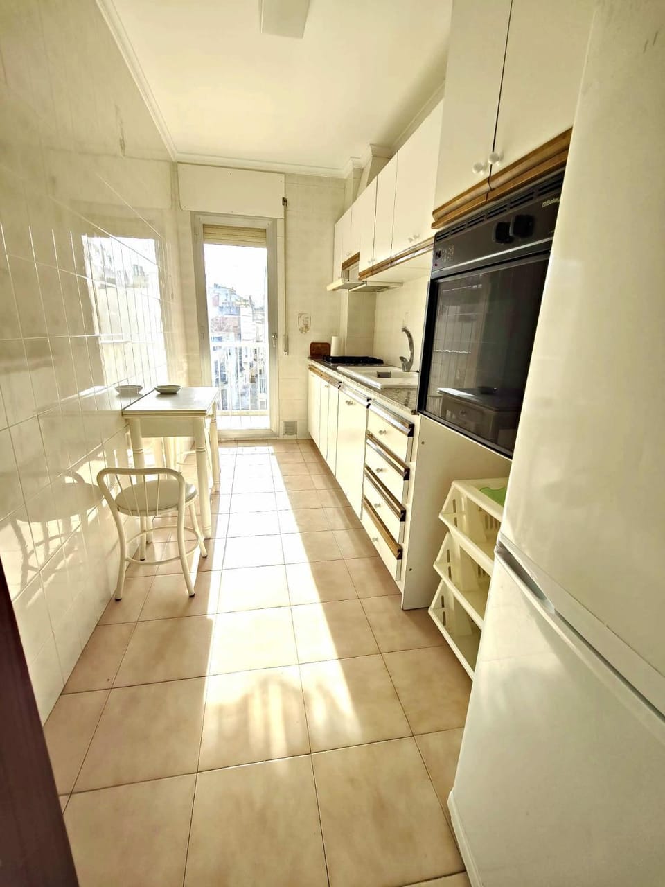 Kitchen or kitchenette, Dining area, oven, stove