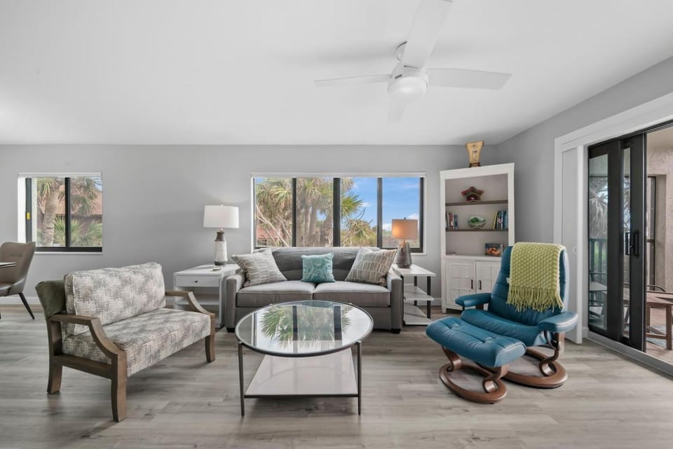 Sandpiper Beach 101 House in Sanibel Island
