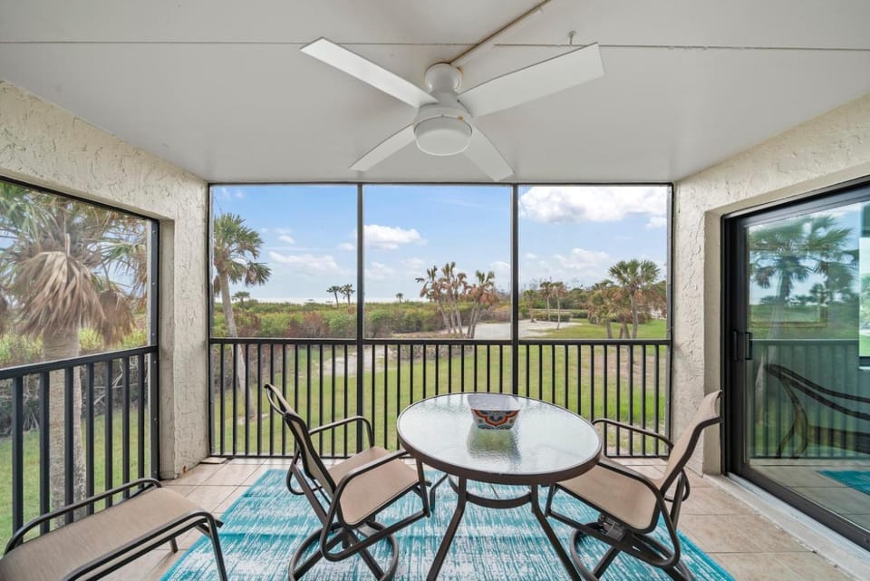 Sandpiper Beach 101 House in Sanibel Island