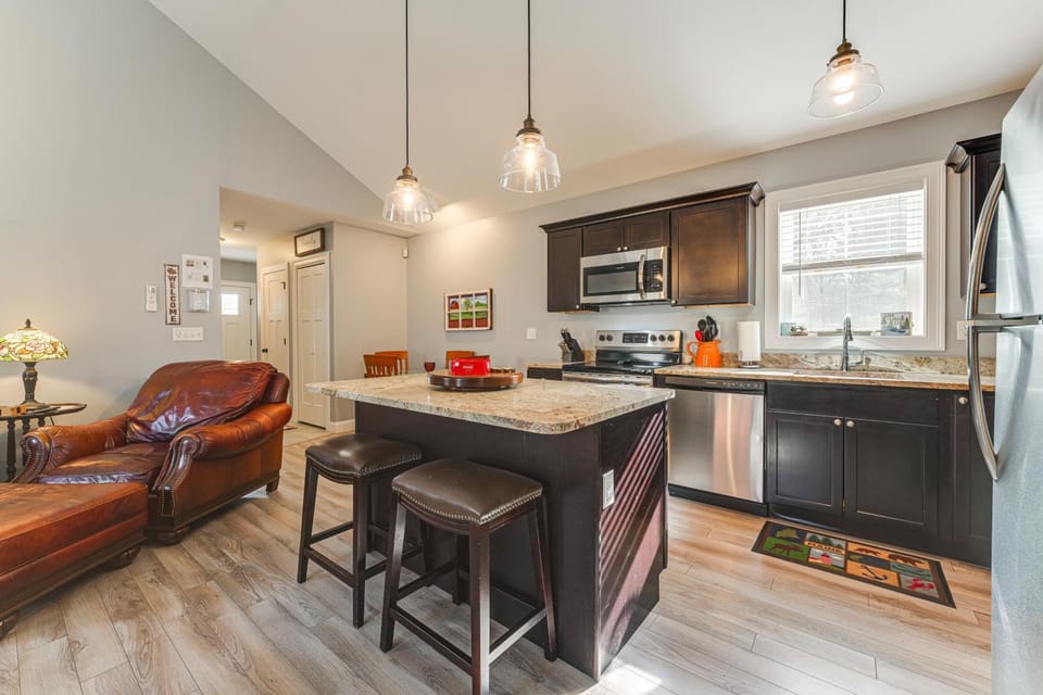 Ski, Hike & Boat: Modern Bridgton Retreat House in Bridgton