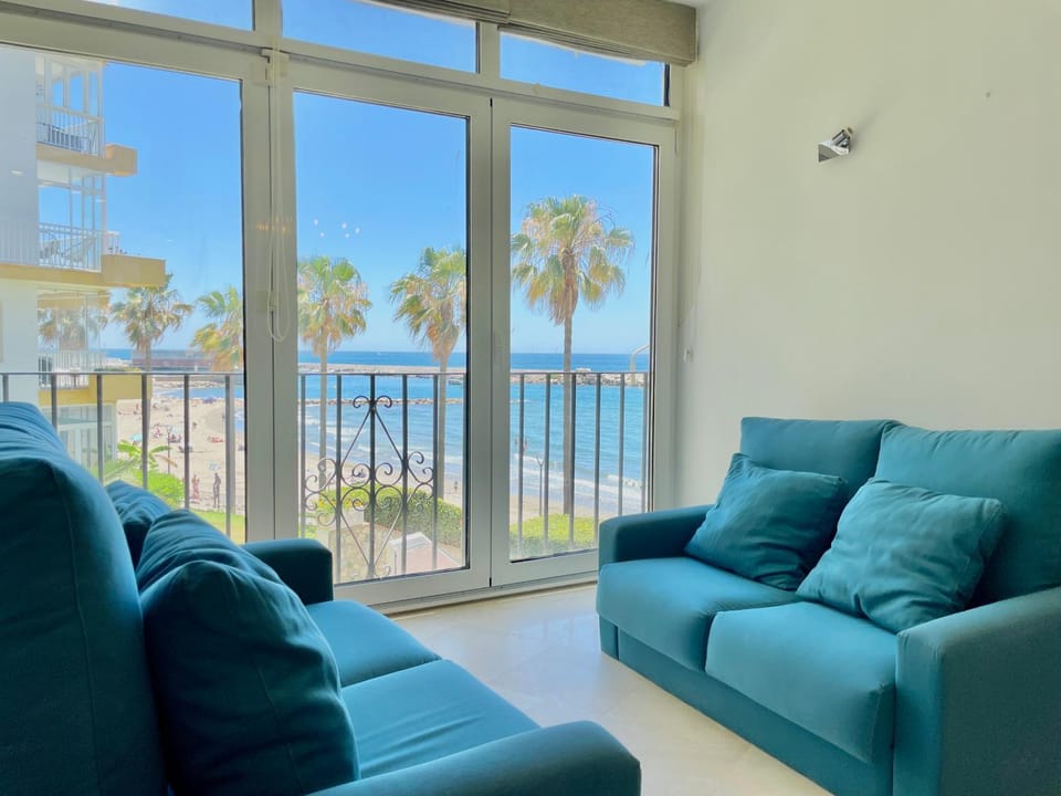 Living room, Sea view