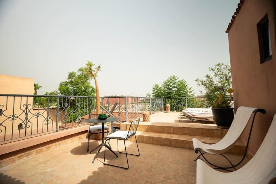 View (from property/room), Balcony/Terrace, Living room, sunbed