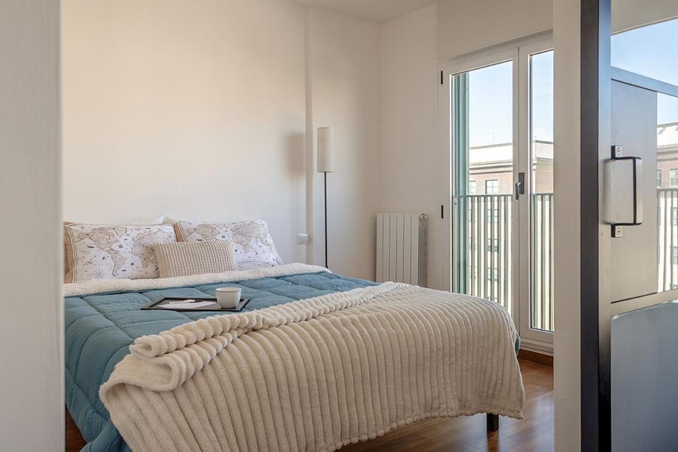 Photo of the whole room, Bedroom, City view, internet, towels, wardrobe