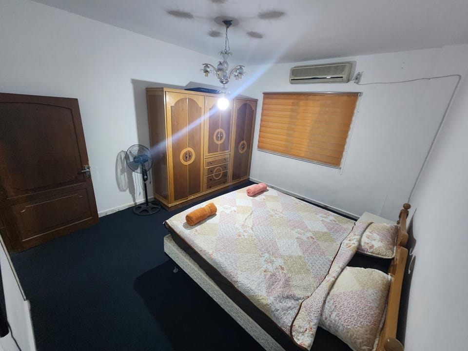 Bed, Photo of the whole room, Bedroom, wardrobe, air conditioner