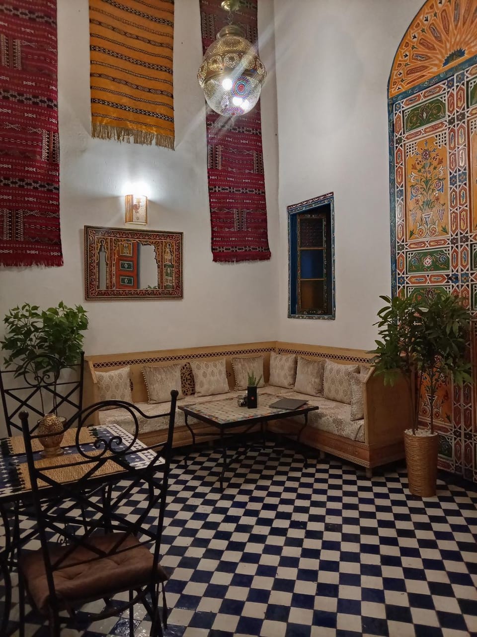 Dar Fez Arinas - Rooftop View - Central Fez Bed and Breakfast in Fes