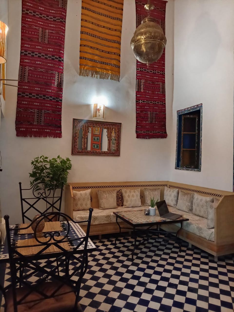 Dar Fez Arinas - Rooftop View - Central Fez Bed and Breakfast in Fes