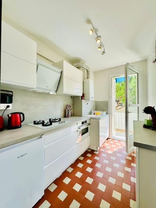 Le Family Flo, Apt 4 Prs, 400m plages, stationnement Apartment in Antibes