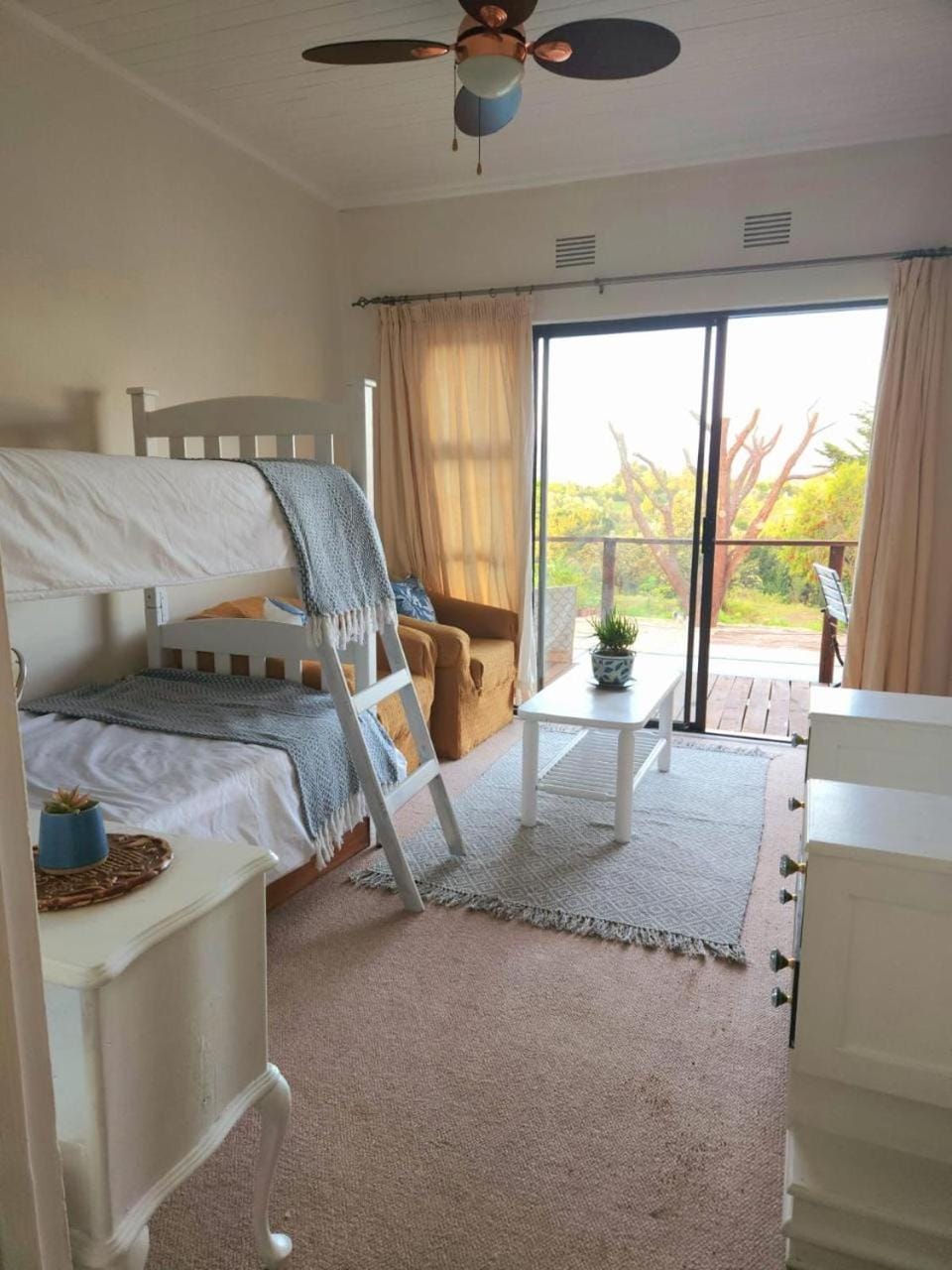 Nineve Retreat Hoekwil Villa in Western Cape