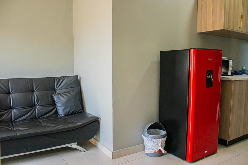 Kitchen or kitchenette, Living room, Seating area
