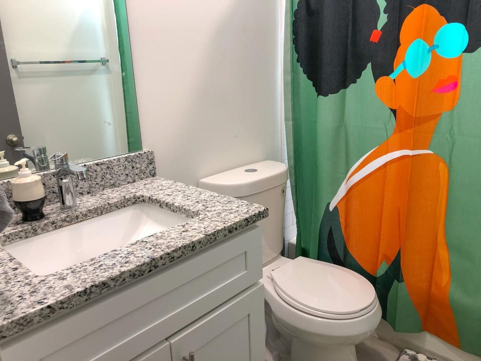 Shower, Toilet, Bathroom, towels