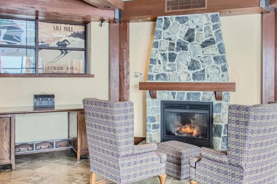 Stonegate Resort Unit B206 Apartment in British Columbia