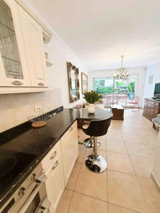 Le Square Pauline, Apt 4 Prs, Jardin, 300m Mer Apartment in Antibes