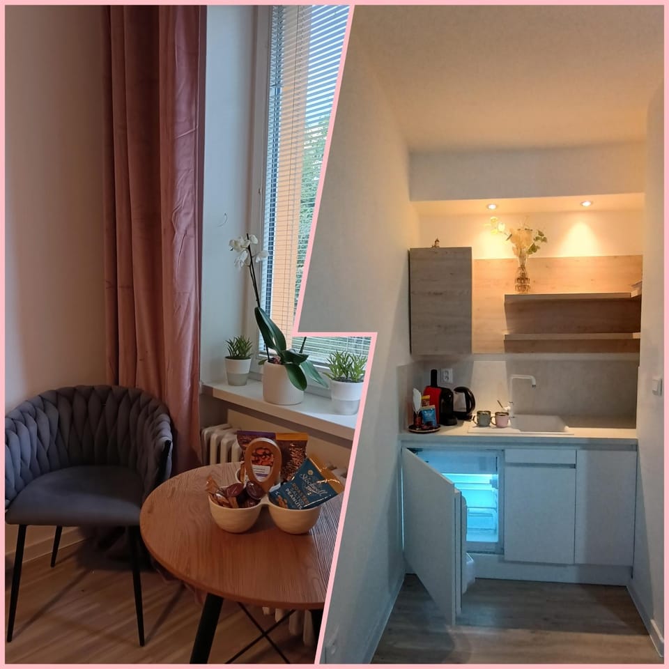 Kitchen or kitchenette, Seating area