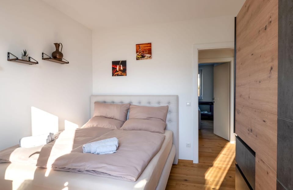 Bed, TV and multimedia, Bedroom, towels, wardrobe