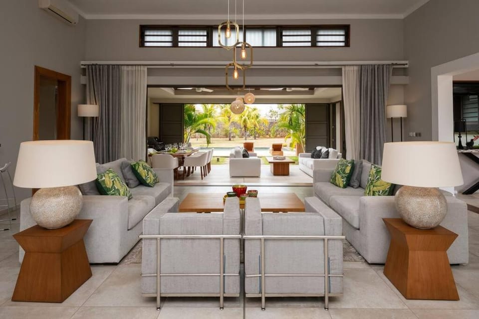 Villa de luxe ROYAL PARK 4 chambres, à 5 min plage Villa in Mauritius