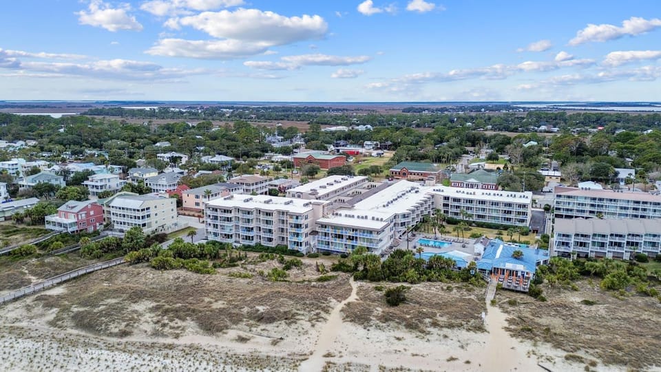 Sea view, Swimming pool, Location