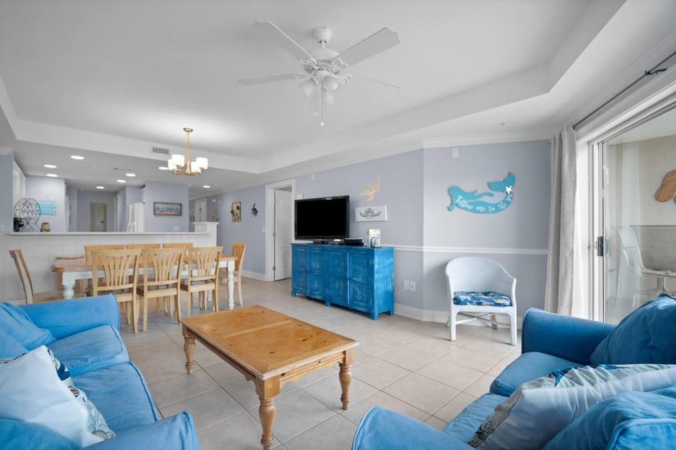 TV and multimedia, Living room, Seating area, Dining area, Evening entertainment