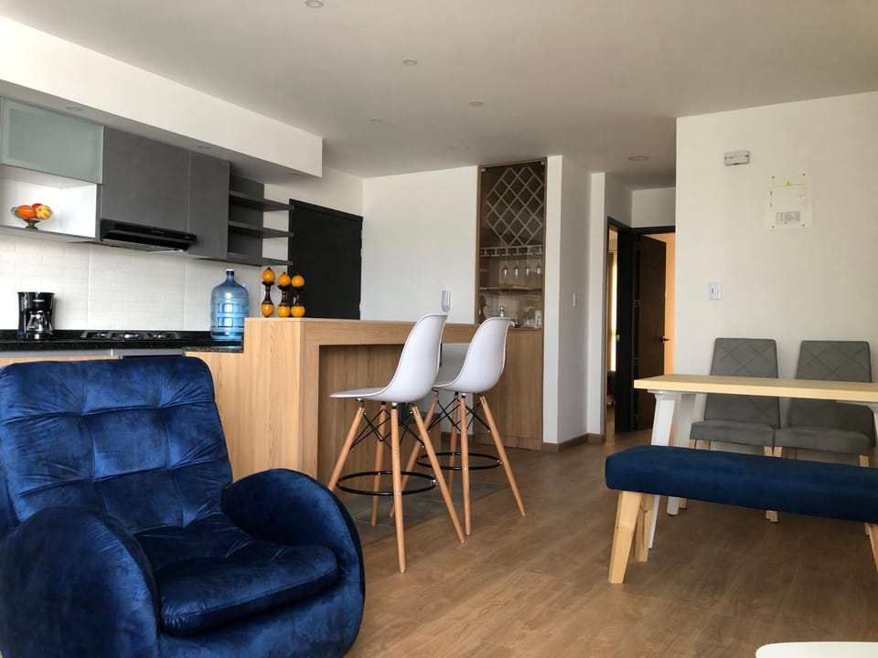 Kitchen or kitchenette, Seating area, Dining area