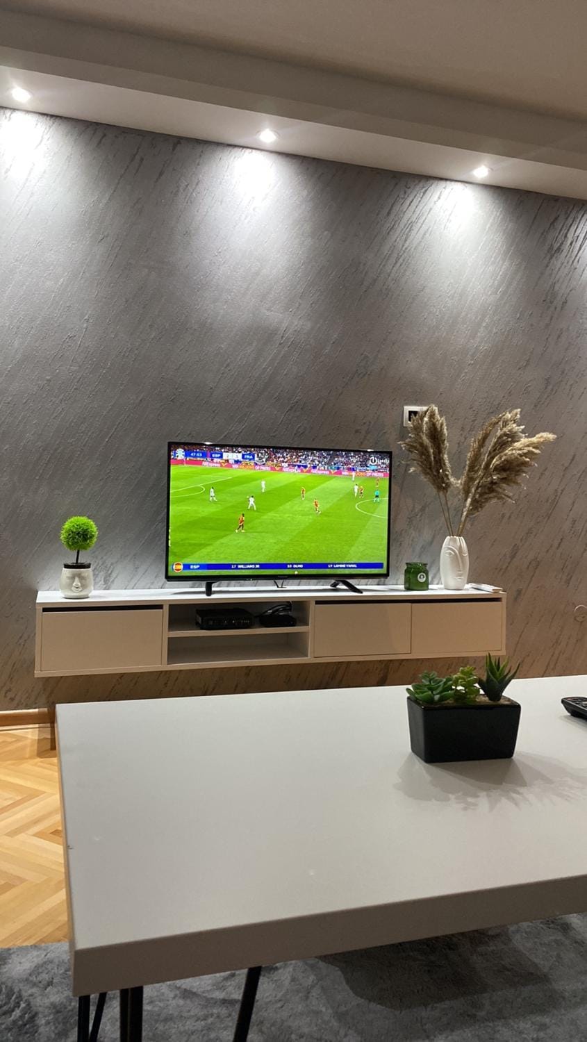 Communal lounge/ TV room, TV and multimedia, Evening entertainment