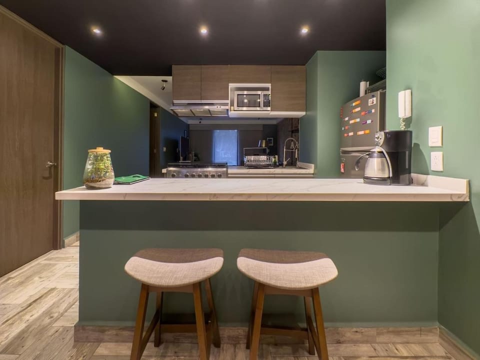 Roma-Condesa · Oficina + monitor · King · Top 5% Apartment in Mexico City