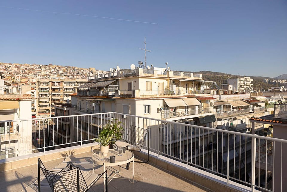 View (from property/room), Balcony/Terrace, City view