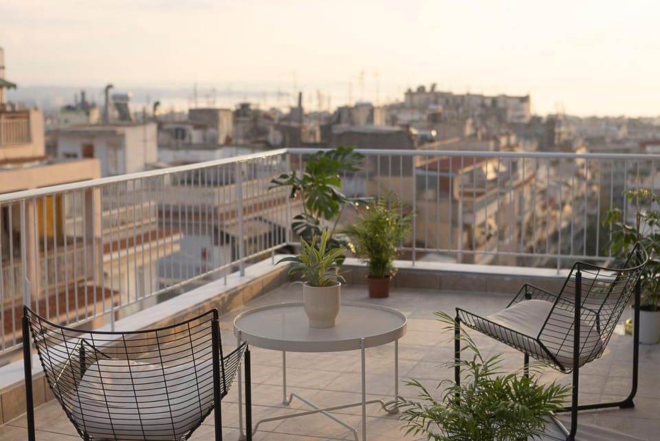 View (from property/room), Balcony/Terrace, City view