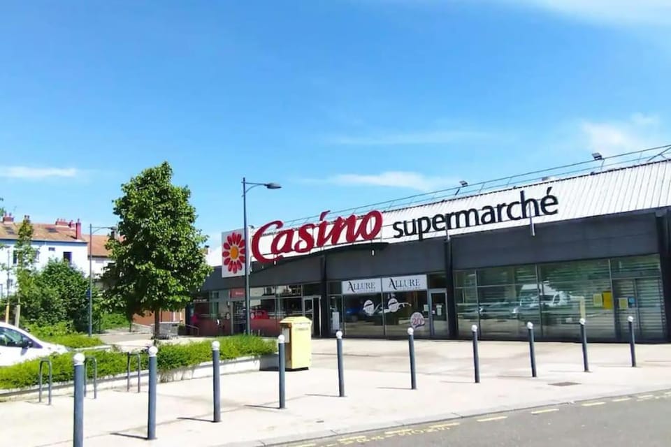 Neighbourhood, Supermarket/grocery shop, Parking