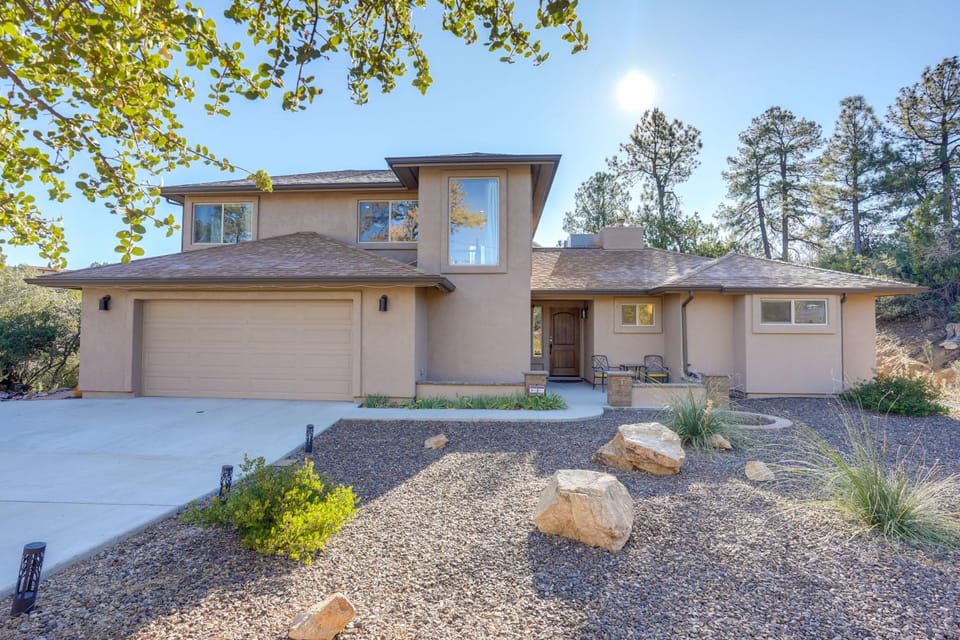 4 Mi to Hiking! Prescott Home w/ Furnished Patio House in Prescott