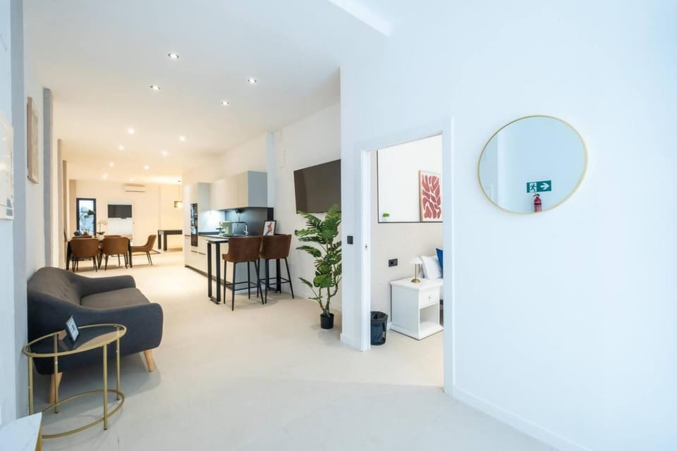 Apt new Mestalla | jacuzzi | billar | ping pong Apartment in Valencia