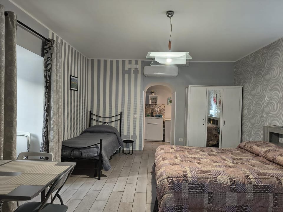 La Finestra Di Dante Apartment in Naples