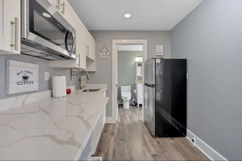 Downtown Studio Loft on Front St Apartment in Traverse City