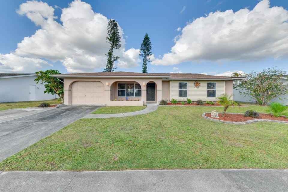 Family Friendly! Games! Waterfront North Port Home House in North Port