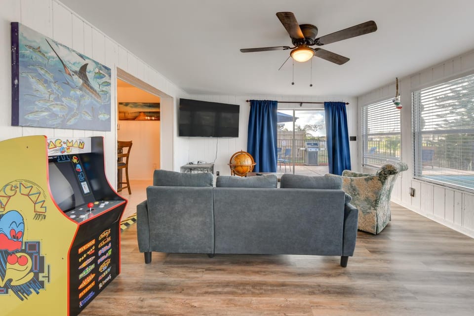 Family Friendly! Games! Waterfront North Port Home House in North Port