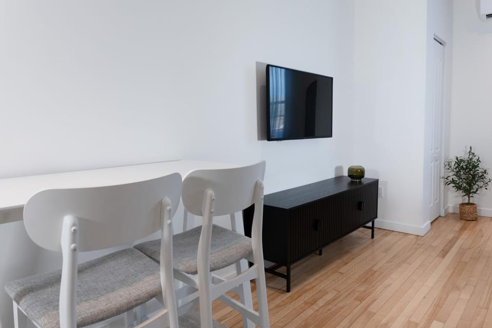 TV and multimedia, Dining area