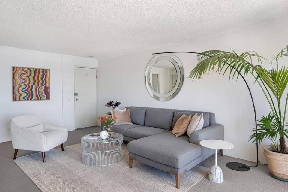Luxury Waterfront Escape / Walk to Beach & Dining Apartment in Maroochydore