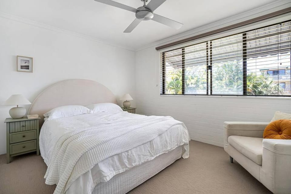 Luxury Waterfront Escape / Walk to Beach & Dining Apartment in Maroochydore