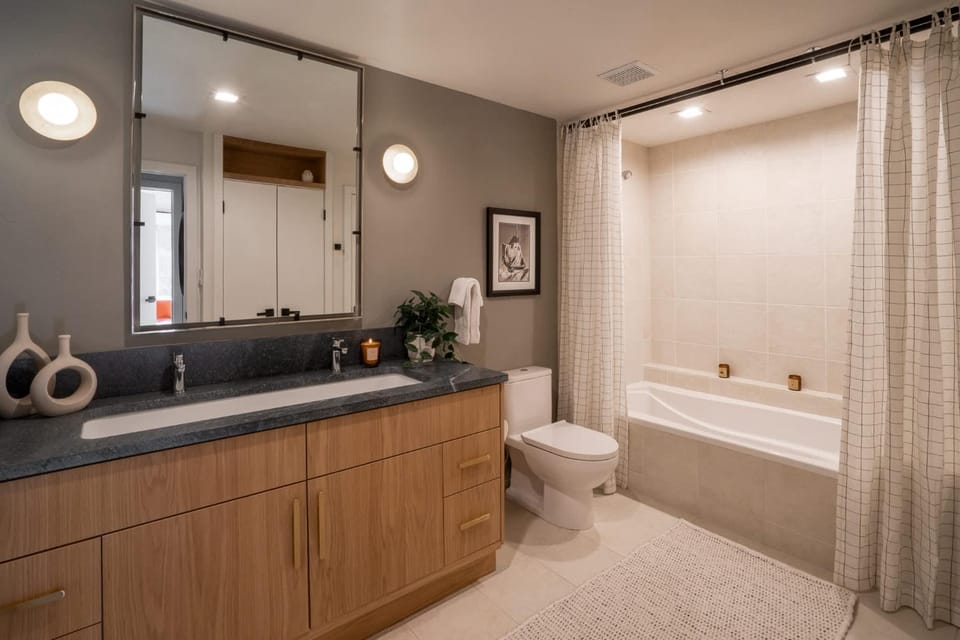 Toilet, Bathroom, Bath
