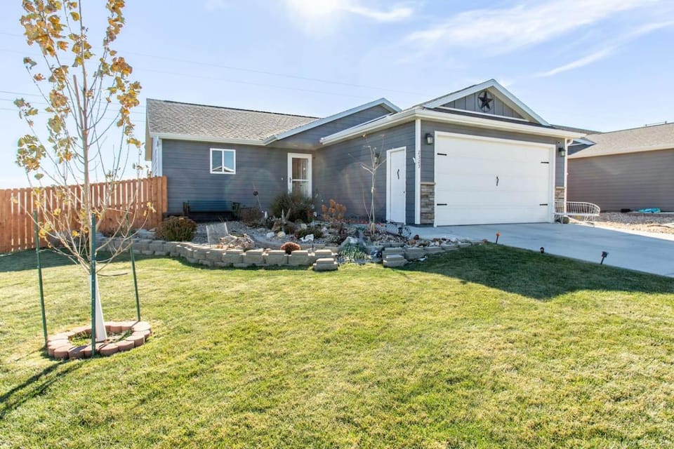 Mini-Rushmore, Lots of Street Parking! House in Rapid City