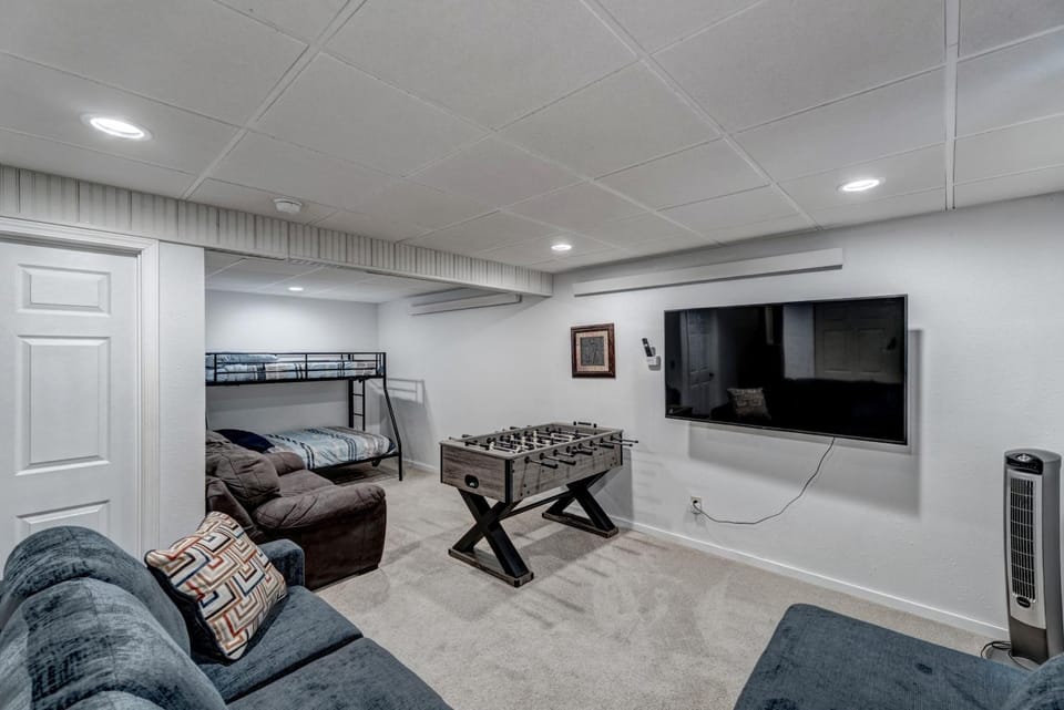 Spacious 4BR Home with Game Room House in Rapid City