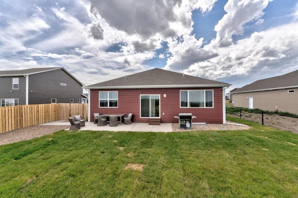 Highly Accessible, Executive Style, Amazing View House in Rapid City