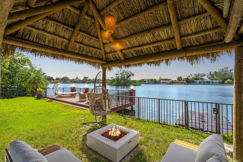 Property building, BBQ facilities, Balcony/Terrace