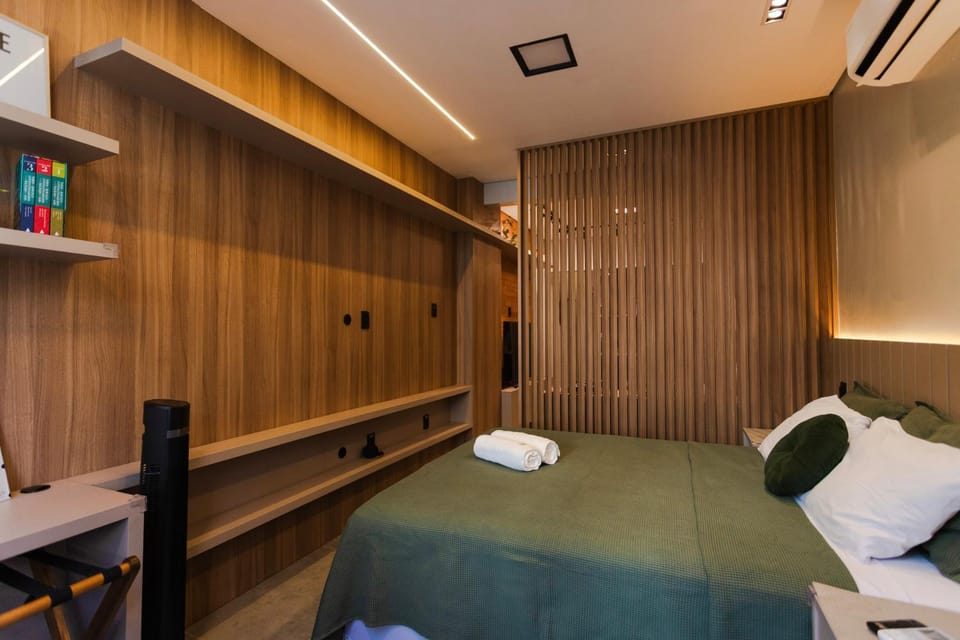 Bedroom, air conditioner