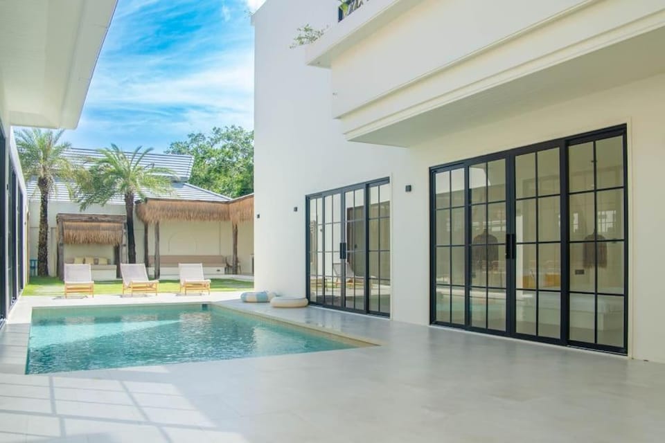 Property building, Swimming pool